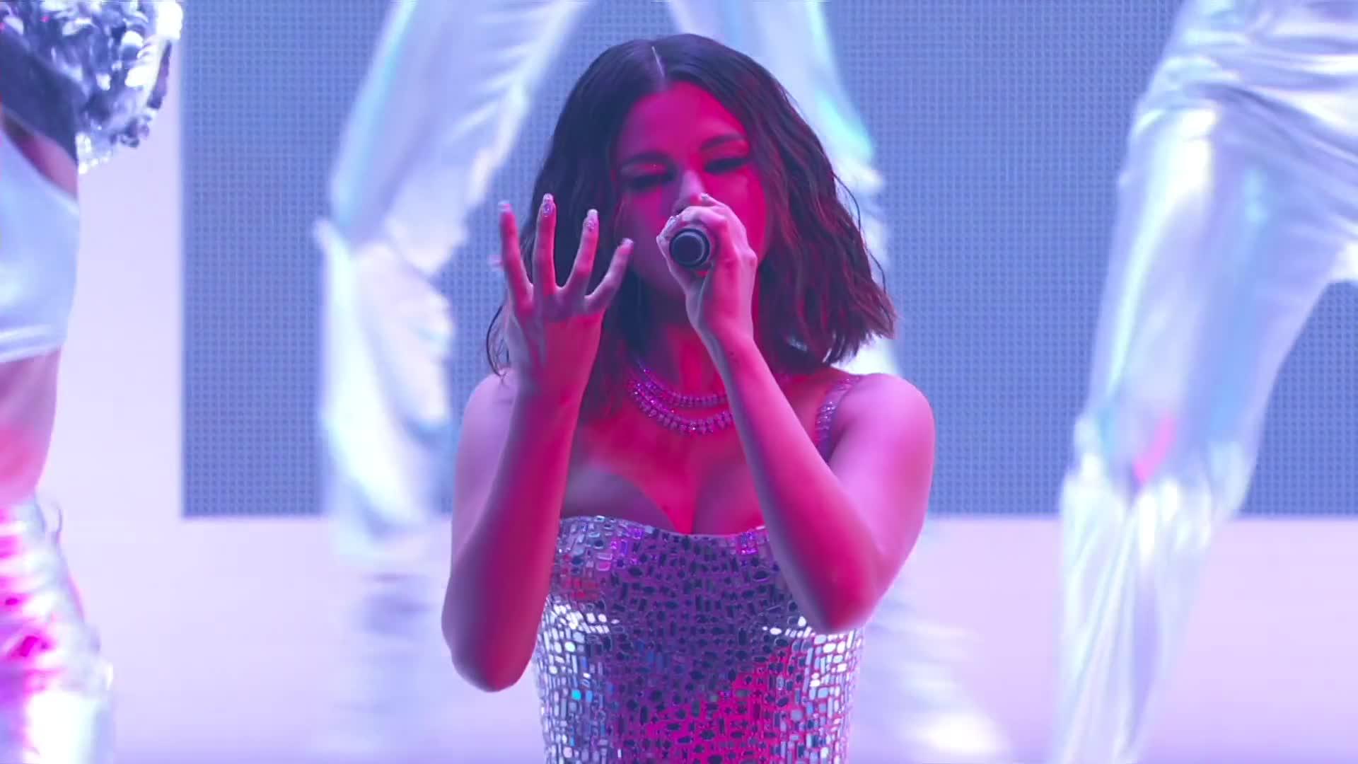 Selena Gomez - Lose You To Love Me & Look At Her Now (2019 AMAs)